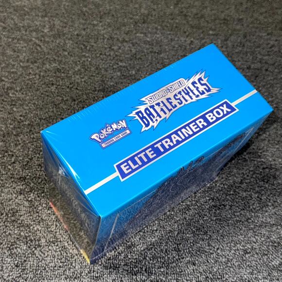 Pokémon Trading Card Game Sword & Shield Battle Elite Trainer Box 176-80835 - Picture 3 of 3